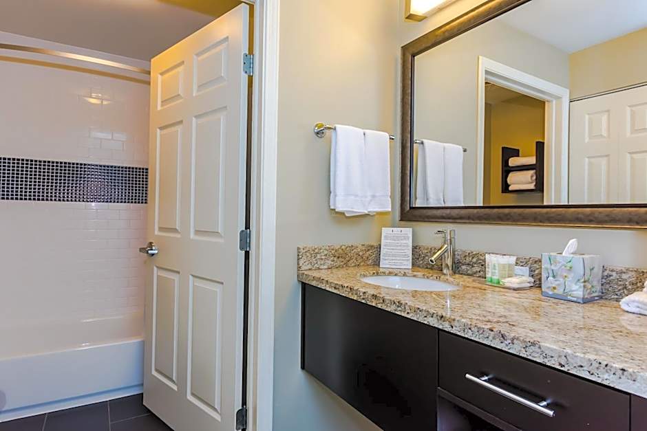 Staybridge Suites Grand Forks By IHG