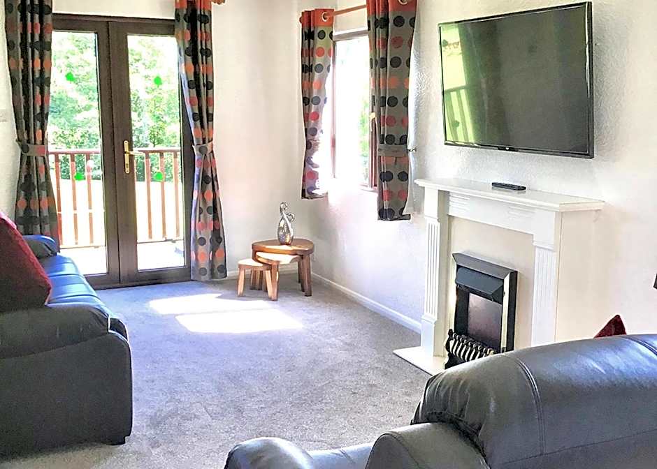 Paradise Lakeside Lodges