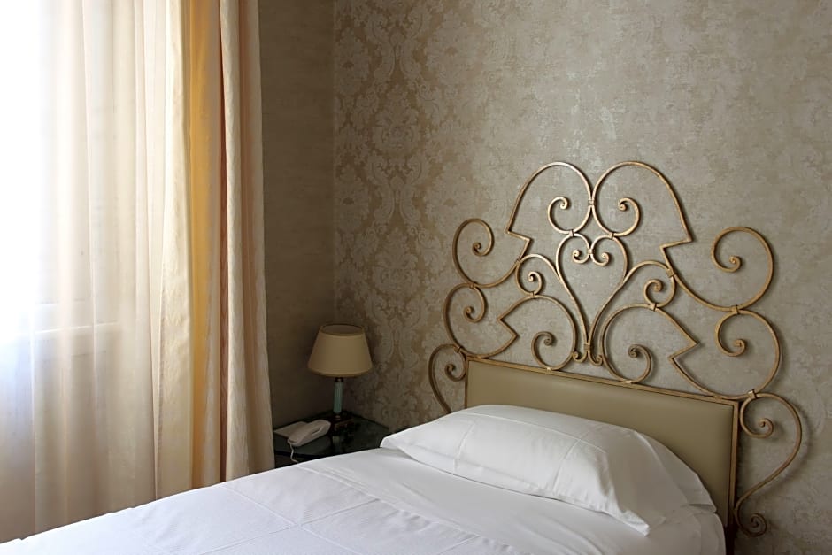 c-hotels De Rose Palace