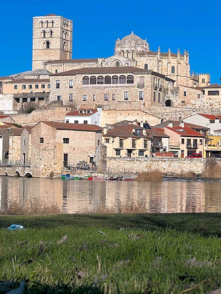 Hotel Puente de Piedra