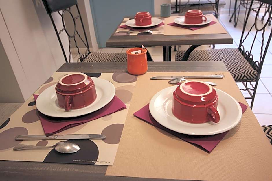 Hôtel Des Arts, Artisanal et Indépendant