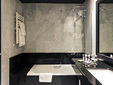 Superior Room with King Size bed