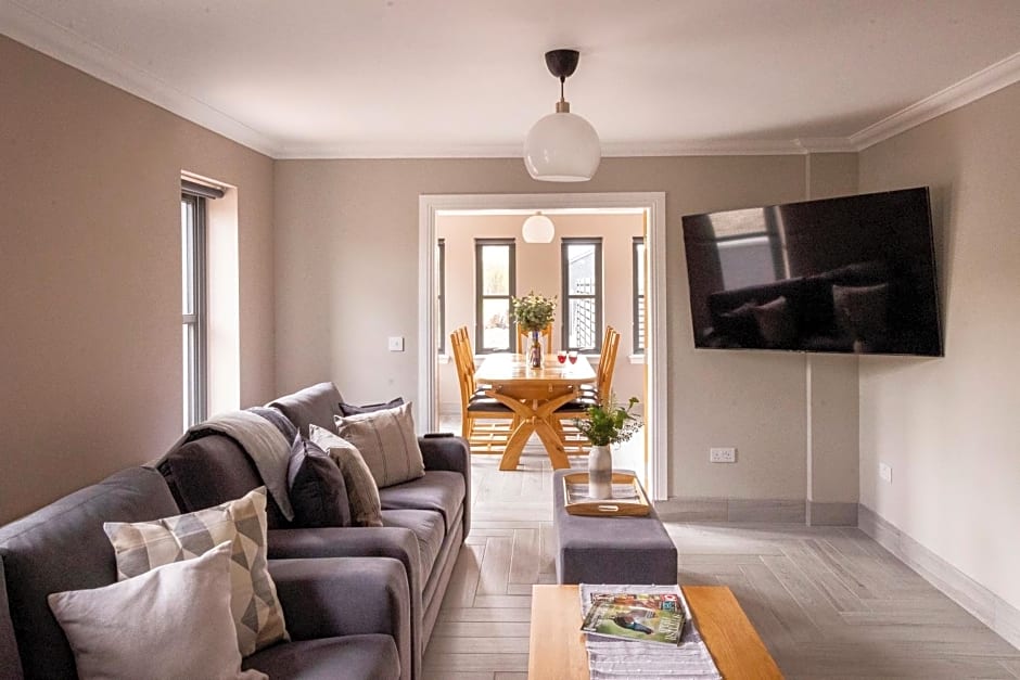 Westertonhill Lodges - Private Hot Tub Hire Available