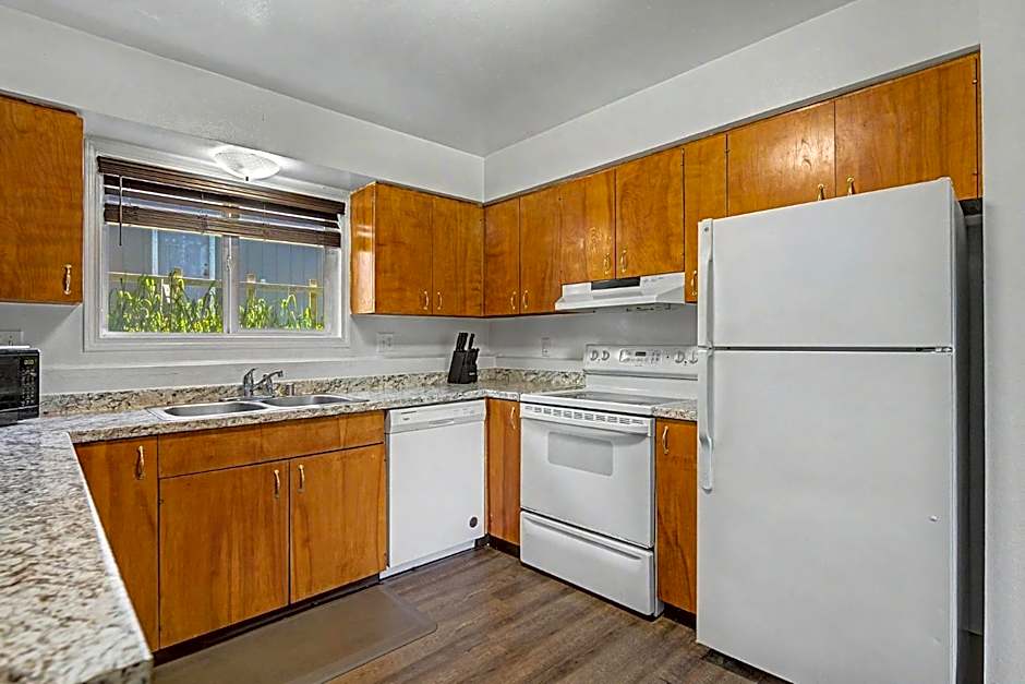 410 e45th 2 bedroom apartment
