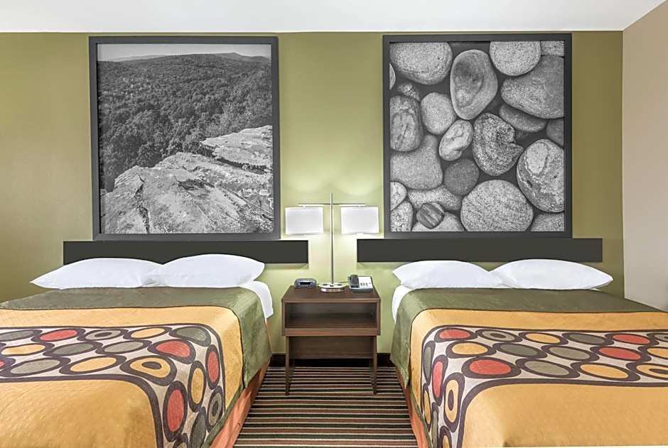 Super 8 by Wyndham Bryant Little Rock Area