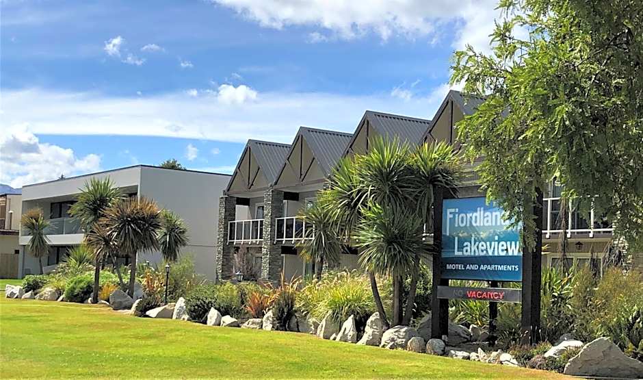 Fiordland Lakeview Motel and Apartments