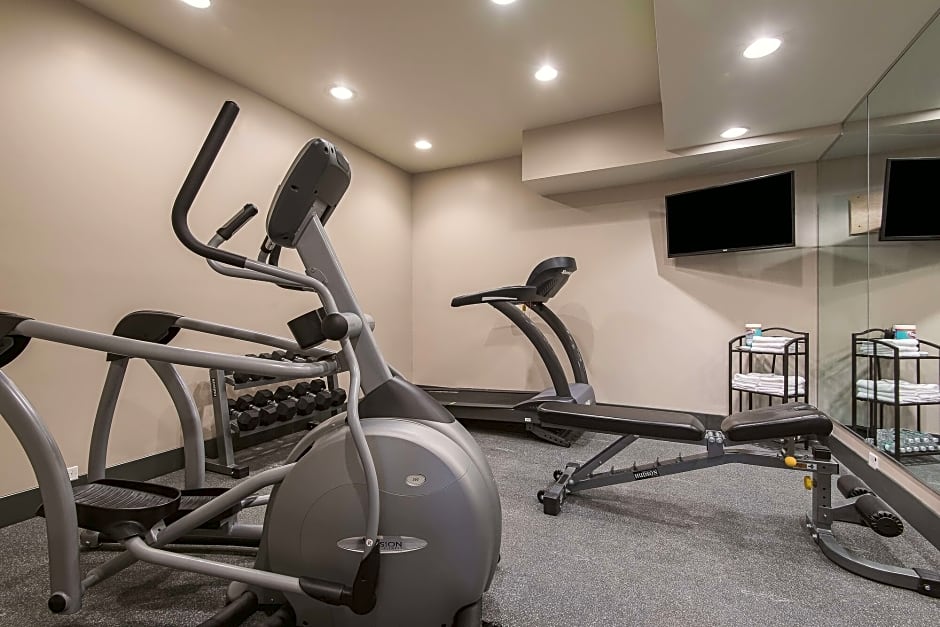 La Quinta Inn & Suites by Wyndham Brooklyn East