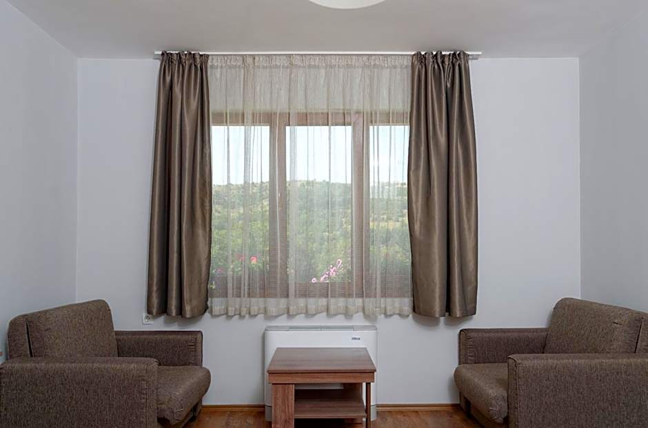 Alpine Garden Hotel (Trayanovi Dvori)