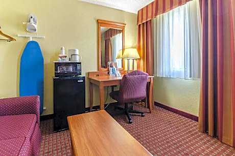 Queen Suite with Two Queen Beds