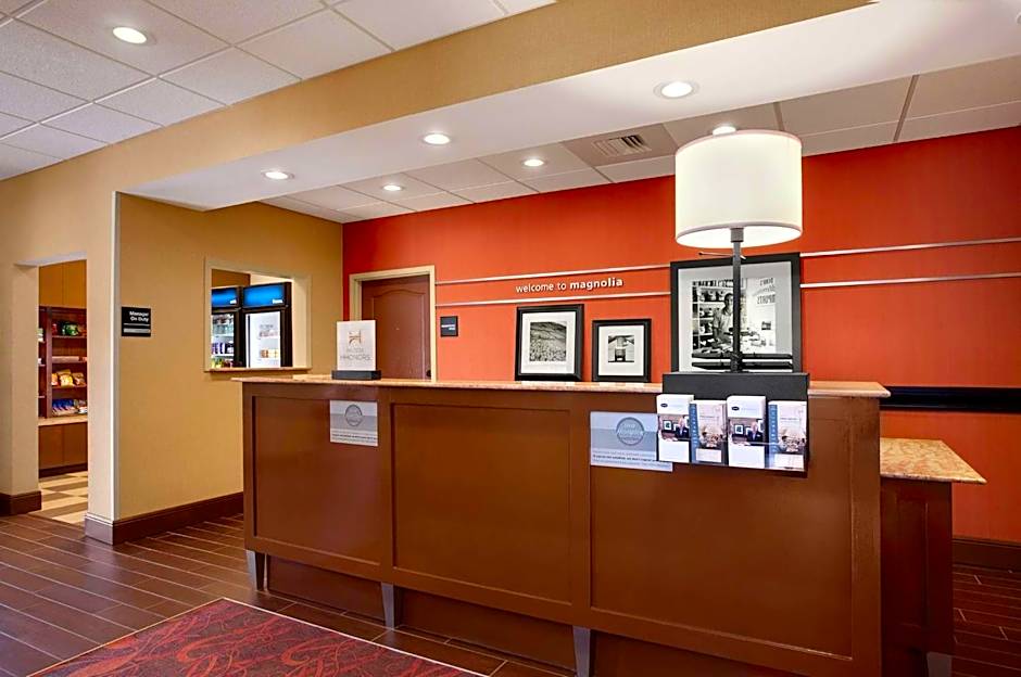 Hampton Inn By Hilton Magnolia
