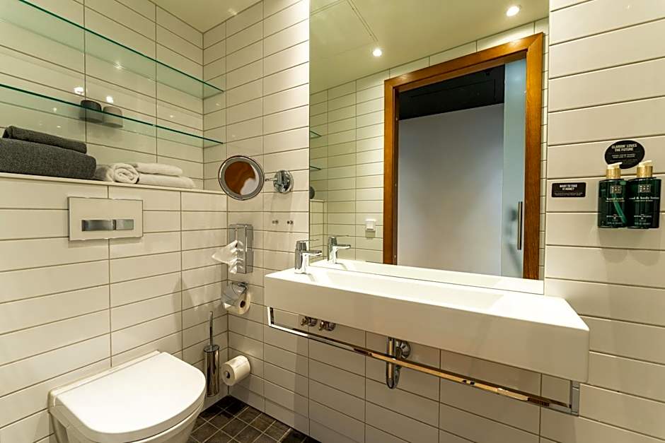 Clarion Hotel The Edge