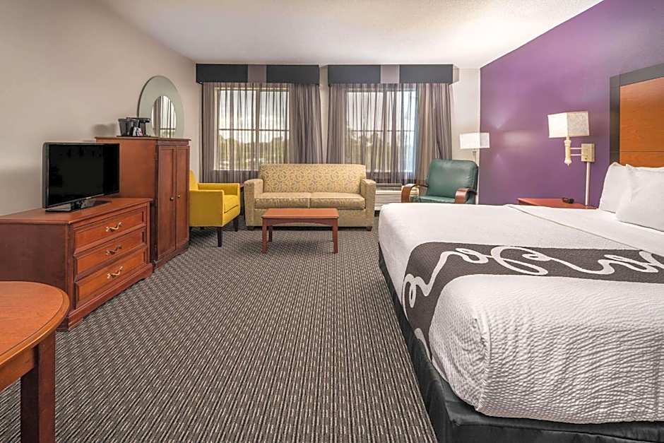 La Quinta Inn & Suites by Wyndham Naples East - I-75