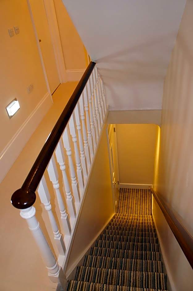 Sapphire Hotel London