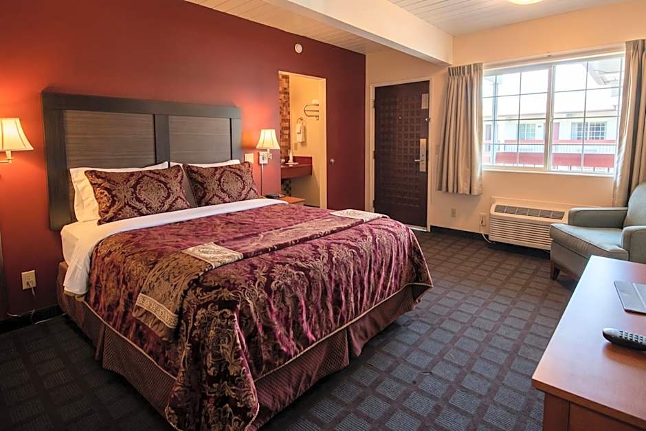 Travelers Inn by OYO Longview Kelso