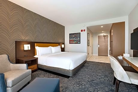 1 King Bed Executive Floor Accessible Room