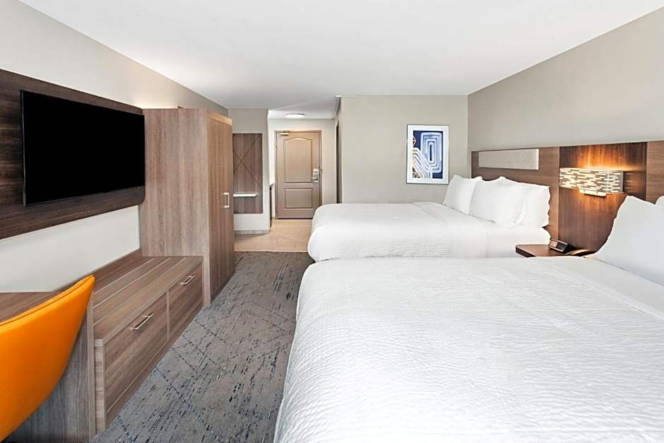 Holiday Inn Express & Suites Port Washington By IHG