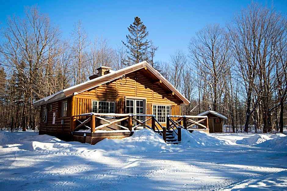Riverside Cabin, Fishing, and Relaxation