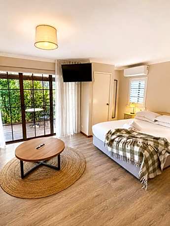 Queen Room with Kitchenette