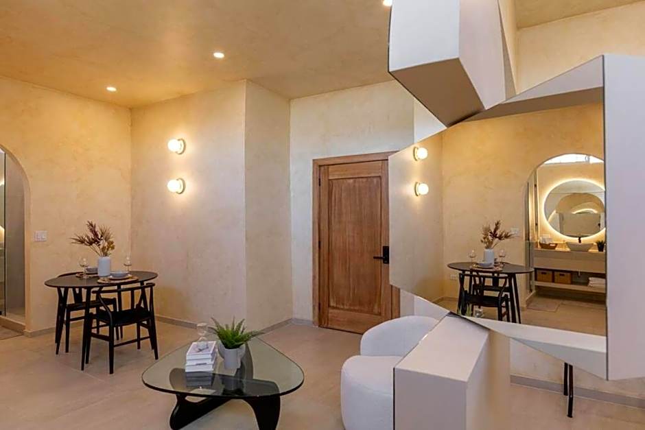 Presidential Studio with Gated Parking at Casas Sanblu