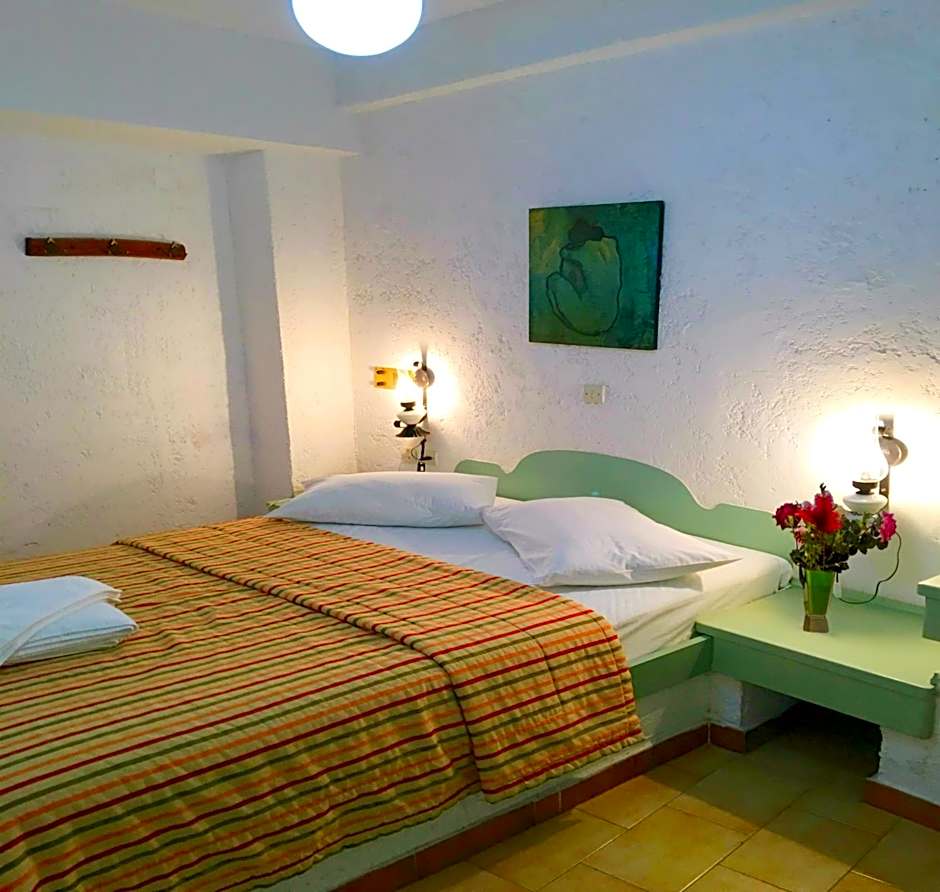 Kastro Studios Apartments