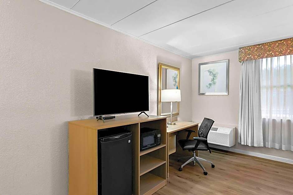 Travelodge by Wyndham Aberdeen