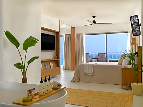 The Reserve Master Suite Ocean Front with Bathtub