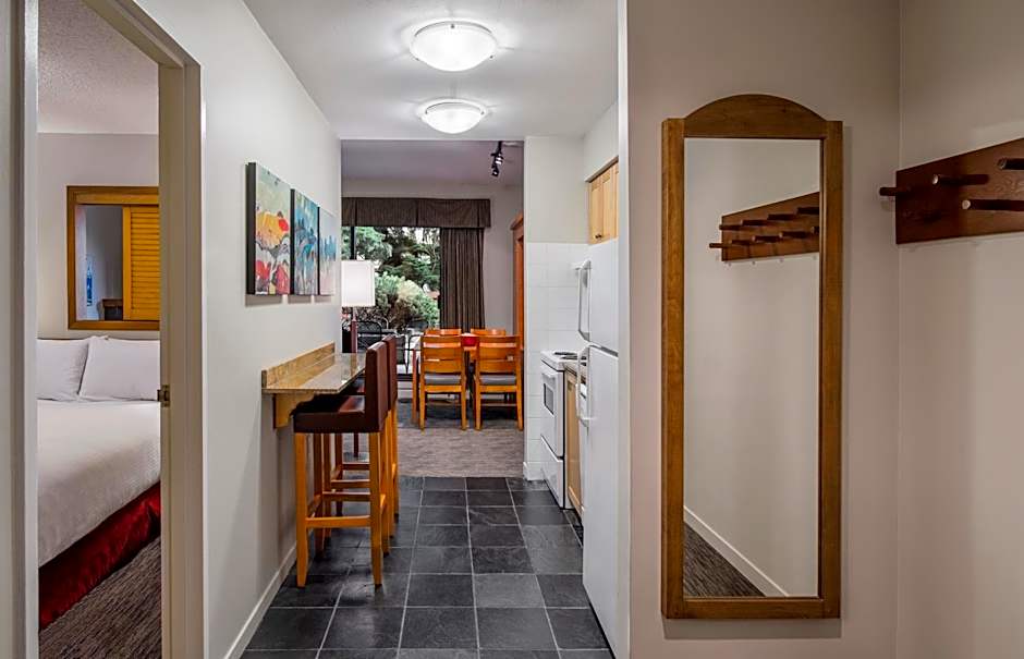 Whistler Village Inn & Suites