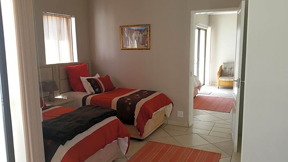 Casa Bianca Guest Lodge