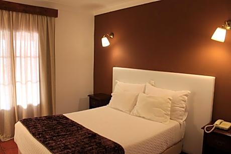 Double or Twin Standard Room (2 Adults + 1 Child)