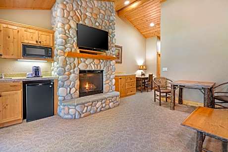 King Suite with Sofa Bed and Jetted Tub