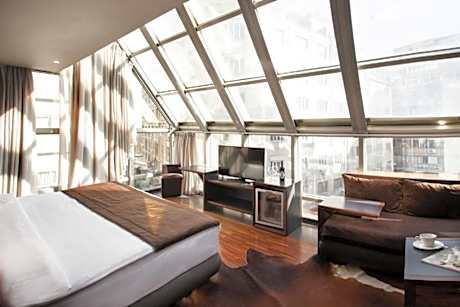 Emerald Sky View Suite