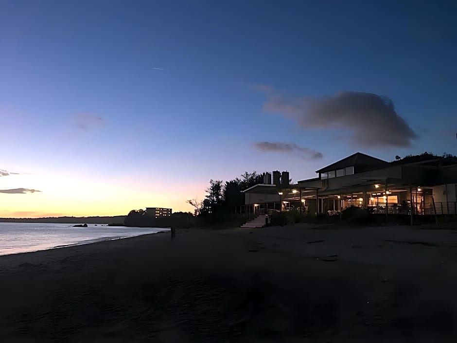 Hotel & Restaurant On the Beach Lue