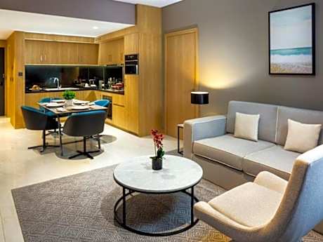 Executive Suite with Kitchen