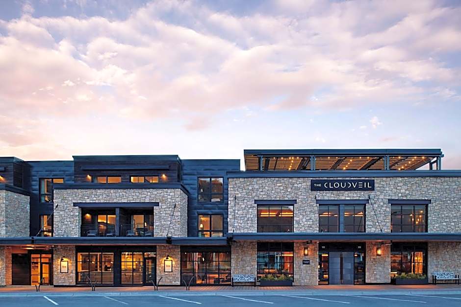 The Cloudveil, Autograph Collection