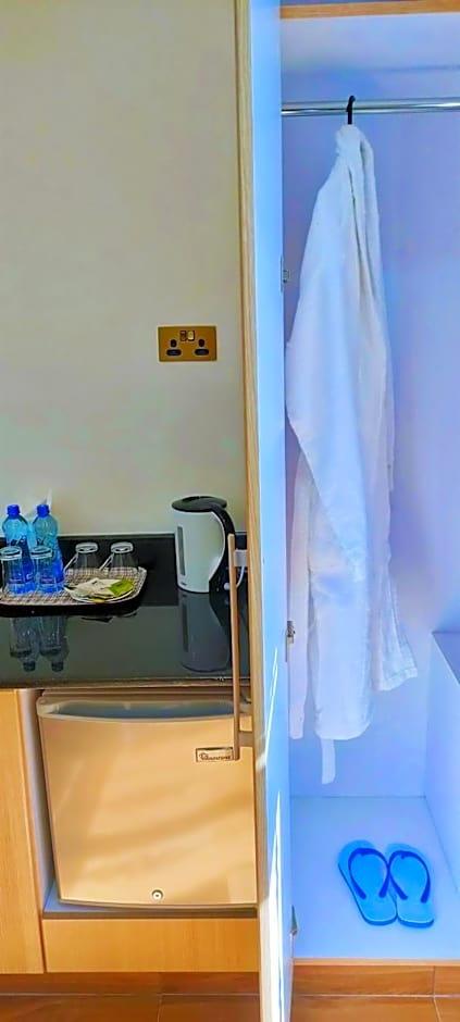 Hays Suites Hotel
