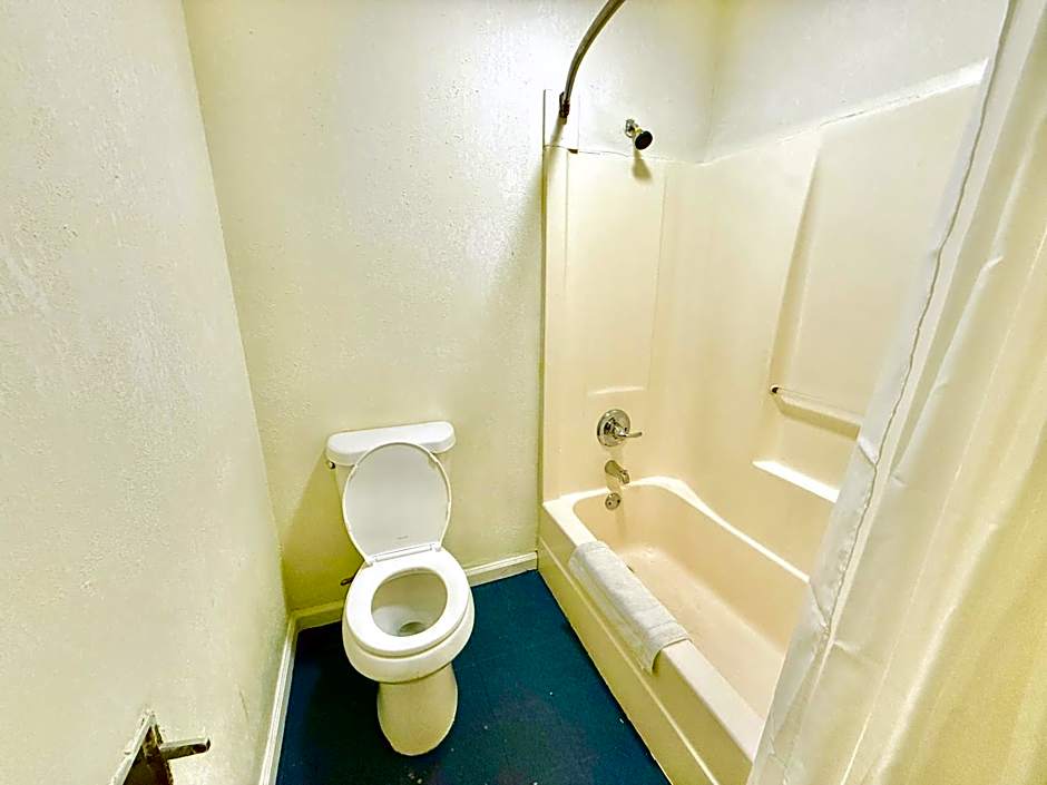 Woodbridge Inn By OYO Rome