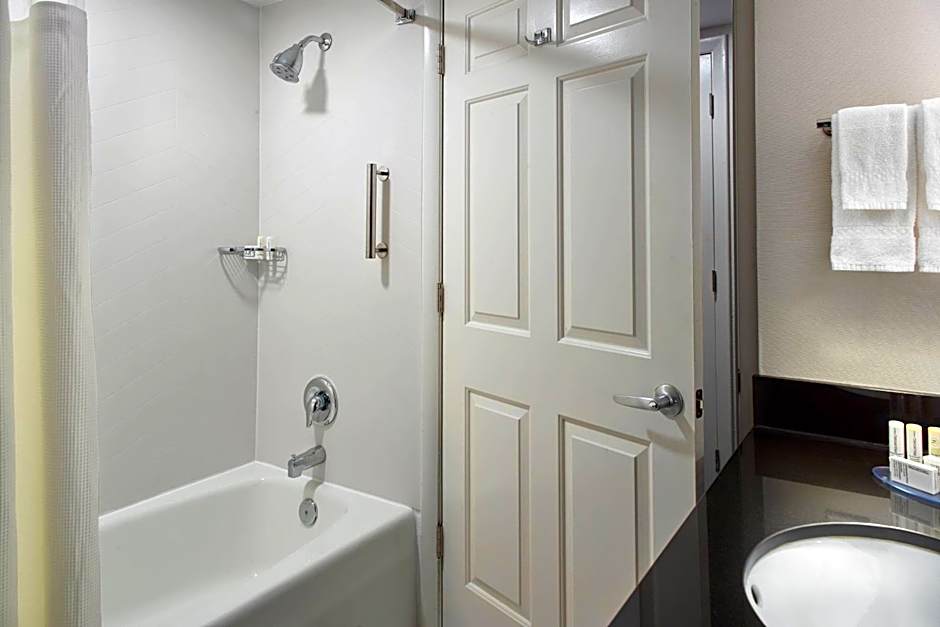 Fairfield by Marriott Inn & Suites Asheville Outlets