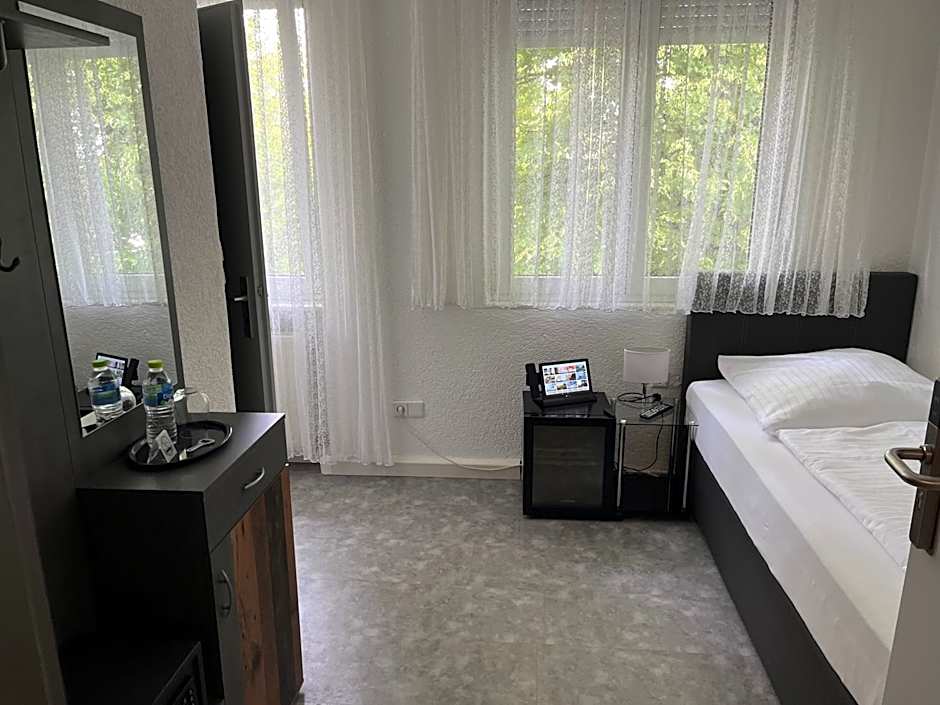 Cocco-Bello Smart Check-in Hotel