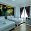 Ken's Backpackers Hotel