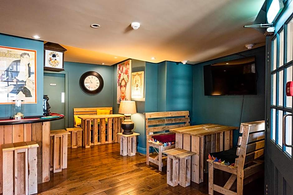 Brook Whipper-In Hotel