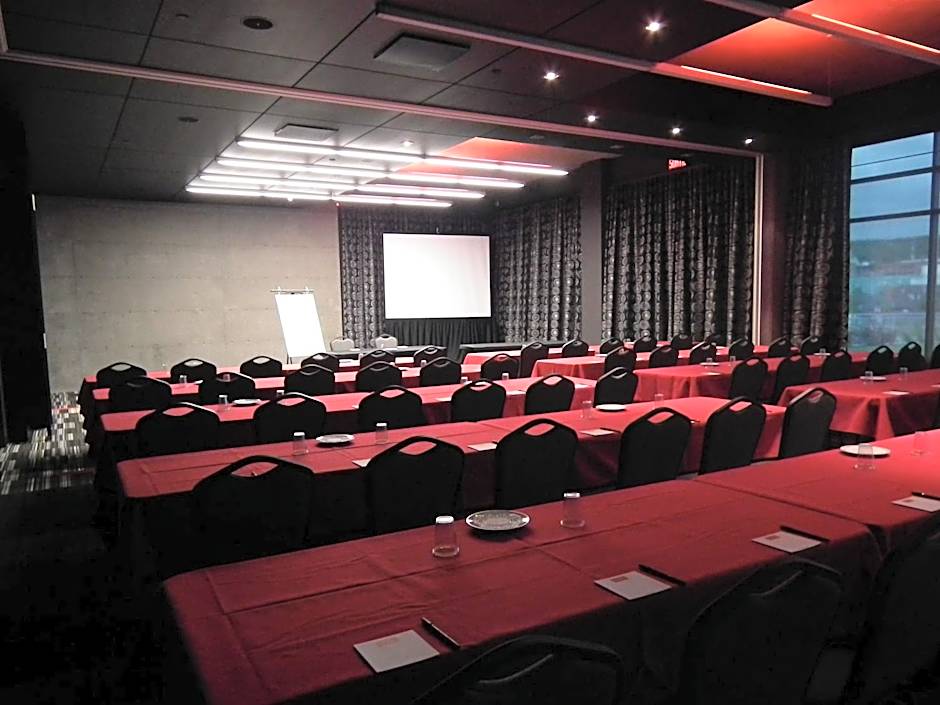 Grand Times Hotel Sherbrooke