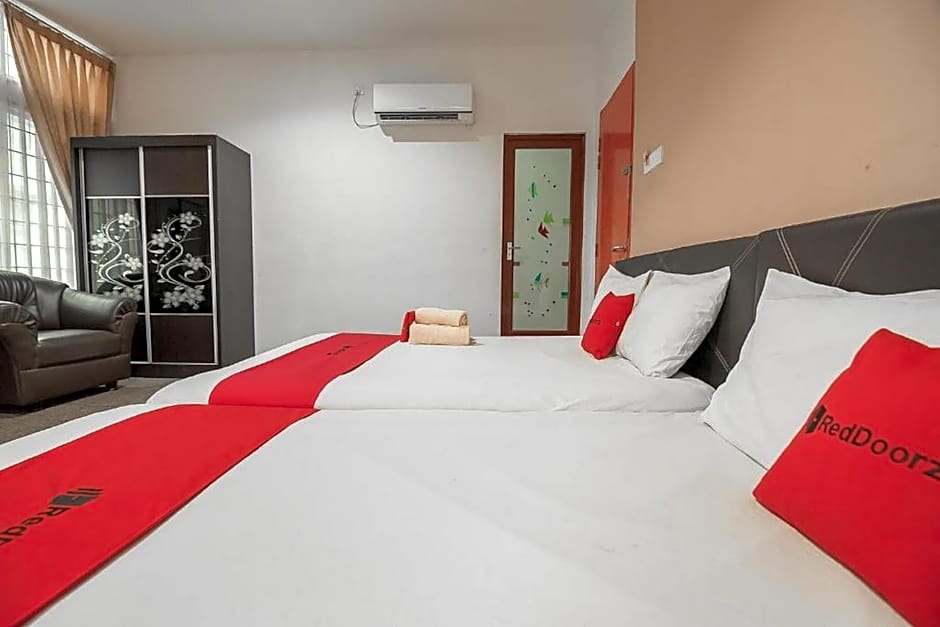 RedDoorz @ Batam Center 2