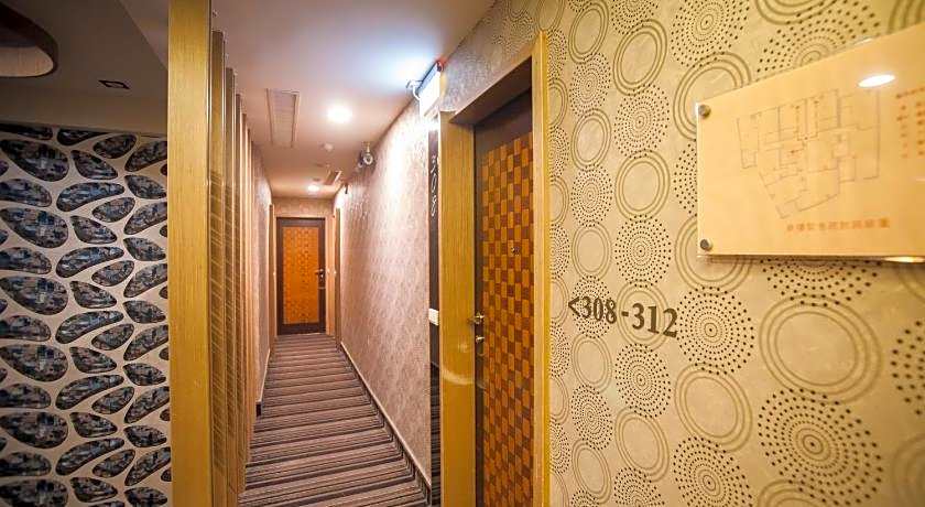 LOVE HOTEL