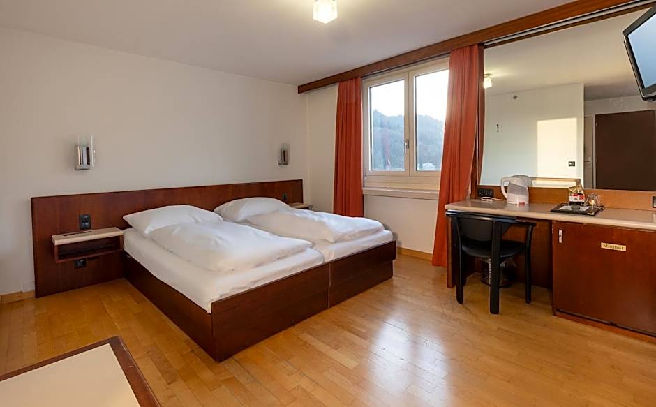 Hotel Linde - 24h Self Check-in