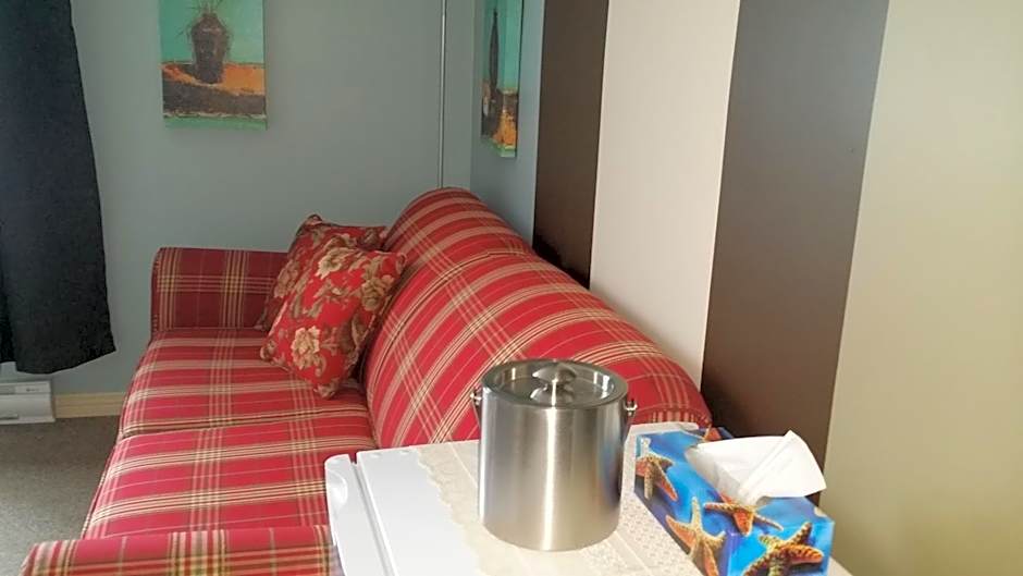Photo 1 of 12 of Superior 1 Queen Bed