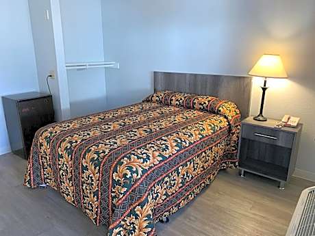 EZ 8 Motel Old Town