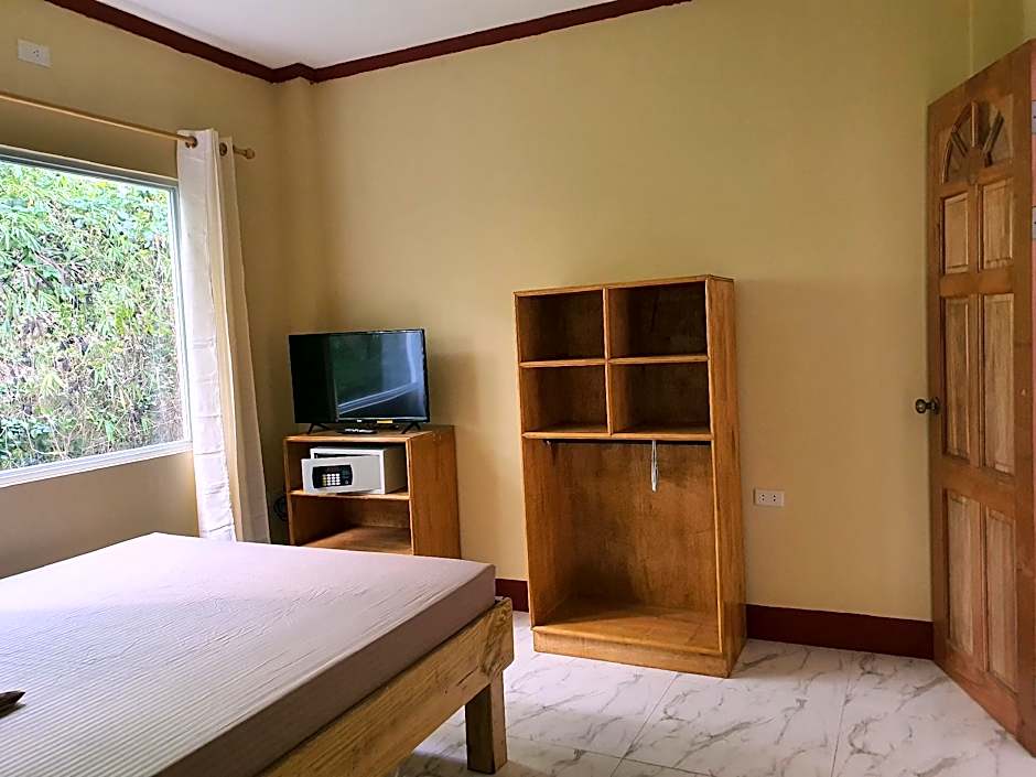 Photo 1 of 4 of Standard 1 Queen Bed