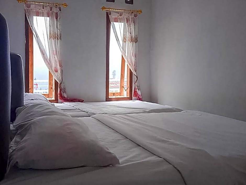 Yeski Homestay at Desa Wisata Bromo Mitra RedDoorz