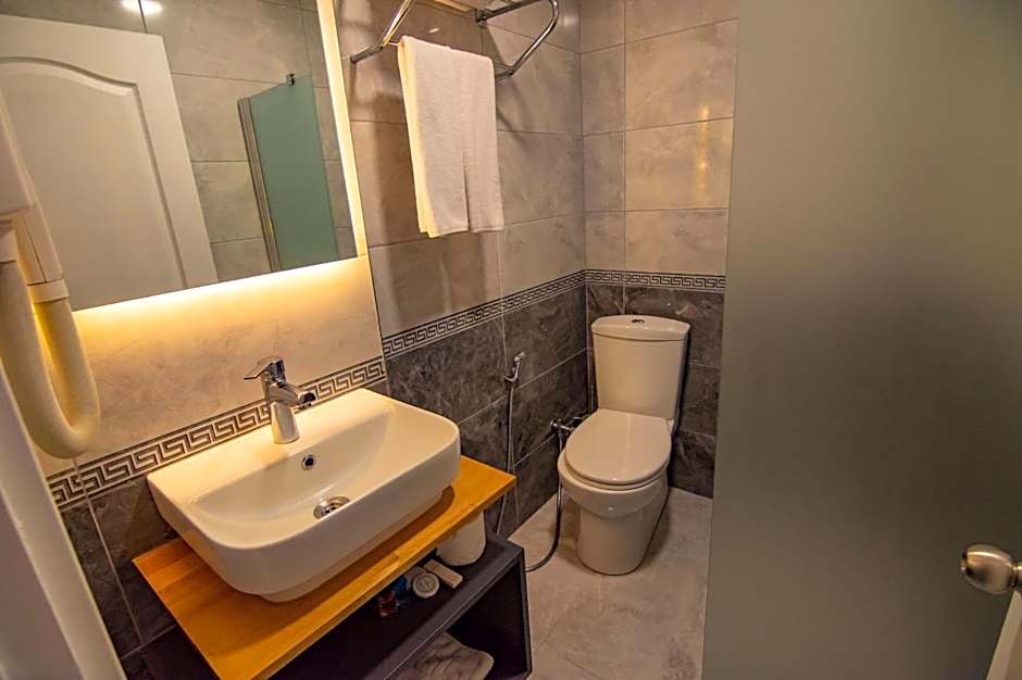 Green Palace Suite Hotel