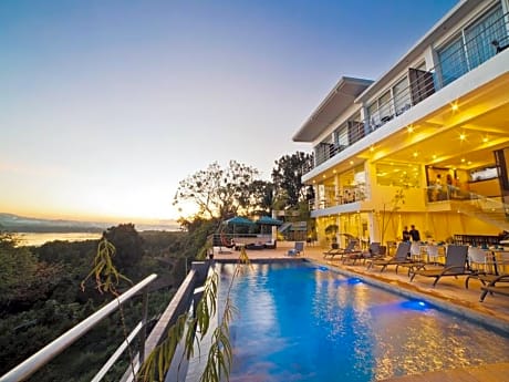 Ocean Suites Bohol Boutique Hotel